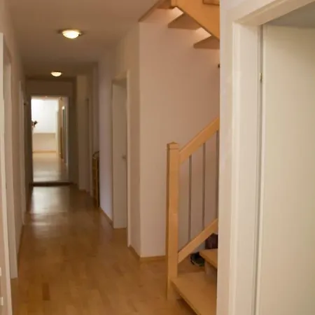 Schlafgut Kuessler - 70m Vom Express Lägenhet