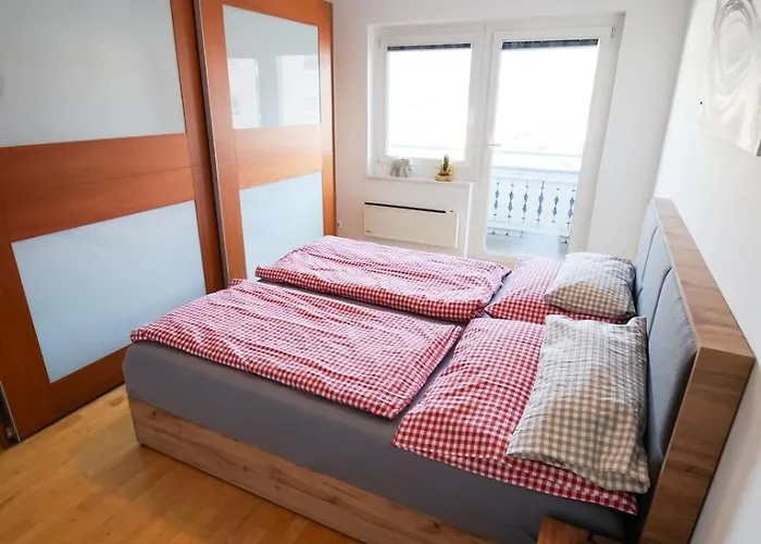 Schlafgut Kuessler - 70m Vom Express Apartment Zell am See