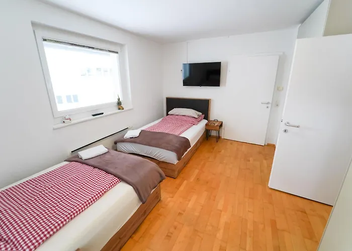 Schlafgut Kuessler - 70m Vom Express Apartment Zell am See