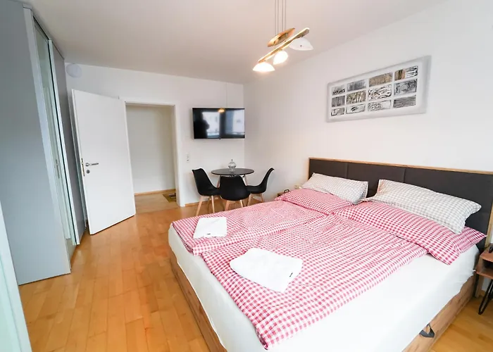 Schlafgut Kuessler - 70m Vom Express *