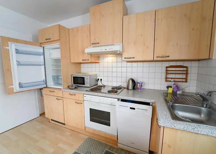 Schlafgut Kuessler - 70m Vom Express Apartment